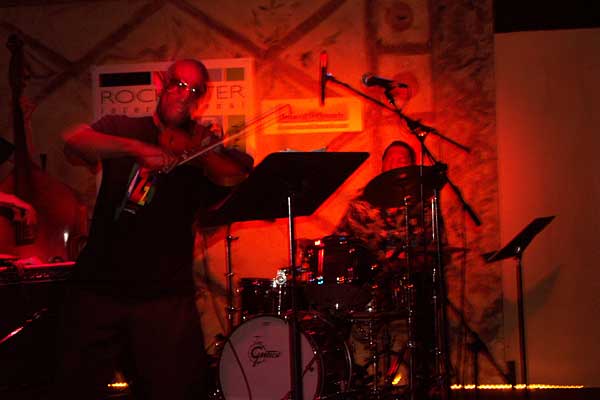 Billy Bang performing at the 2004 Rochester International Jazz Festival