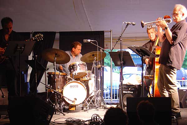 Paul Smoker performing at the 2005 Rochester International Jazz Festival