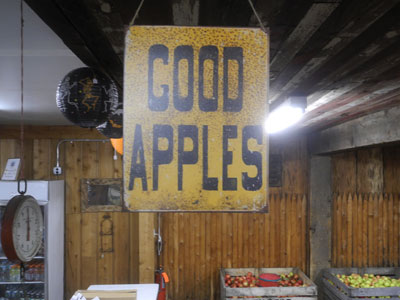 Good Apples Sign at Schutt's in Webster, NYs