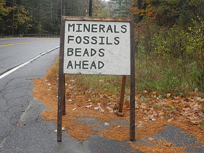 Minerals Fossils Beads Sign