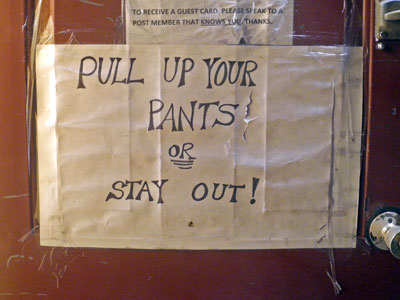 Pull Up Pants sign