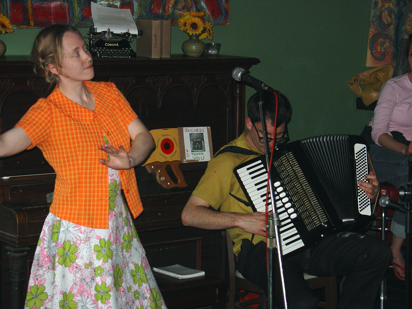 Dreamland Faces performing at Lux in 2005