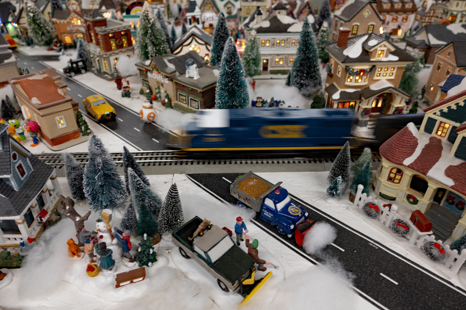 Holiday train set at Amans Farm Market