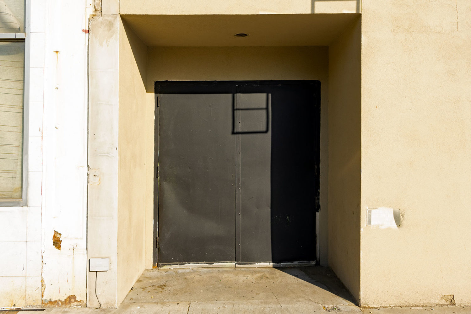 Black doorway in Chelsea 2023