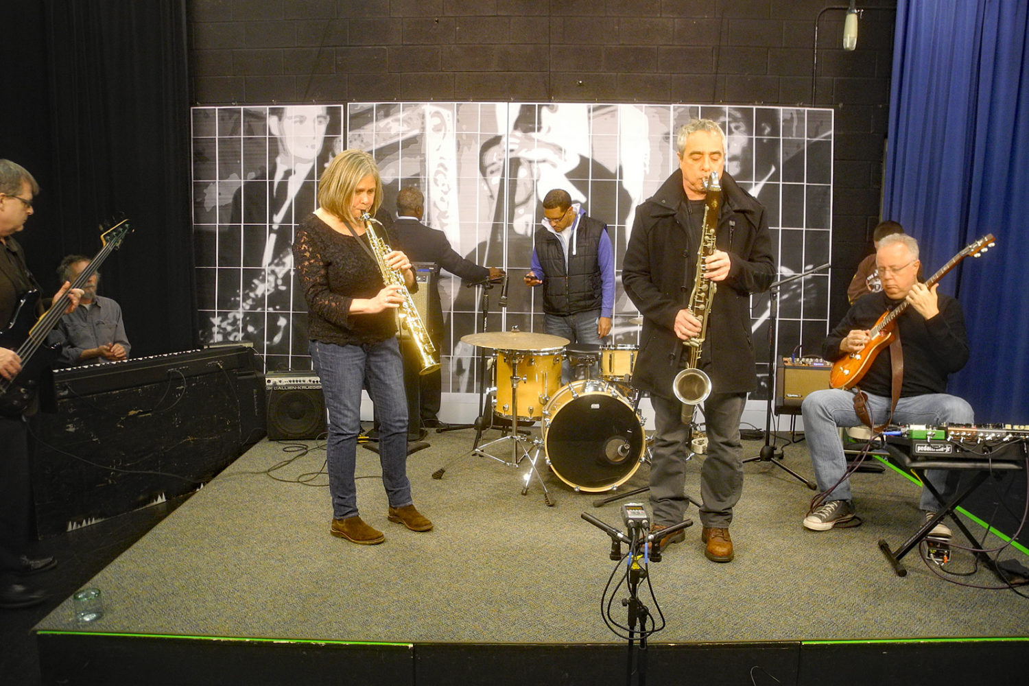 Margaret Explosion performing on RCTV in 2013