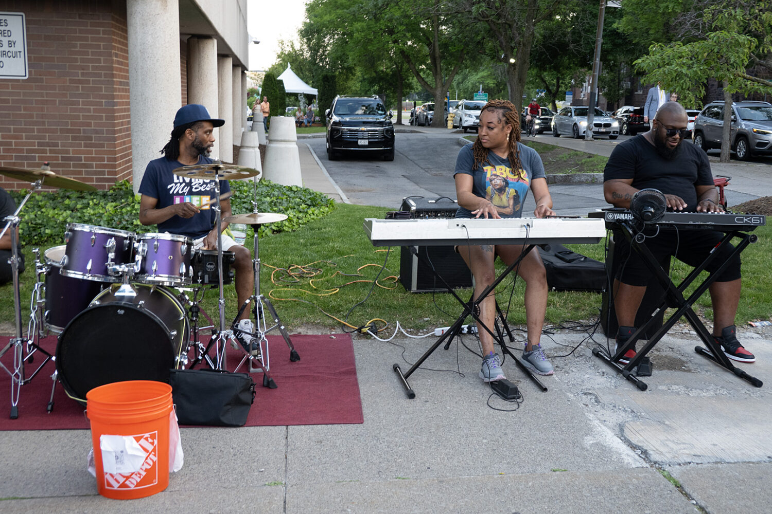 Street musicians couple with guest at Rochester Jazz Fest 2025
